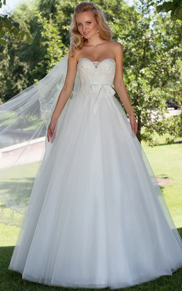 Sleeveless Tulle Wedding Dress with Sweetheart Neckline Maxi Ball Gown