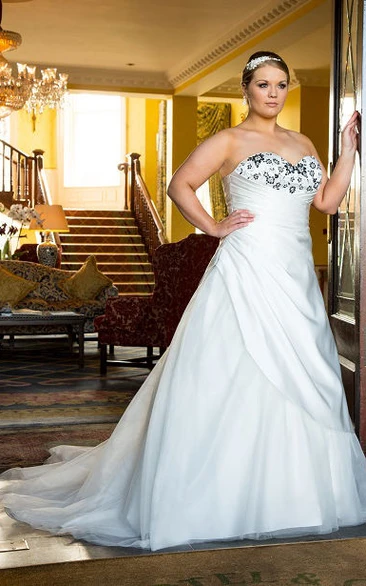 Taffeta Bridal Gown with Sweetheart Neckline Lace-Up Back and Tulle Train