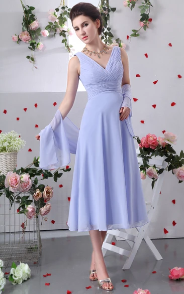 Chiffon V-Neck Mother of the Bride Dress with Ruching Tea-Length Elegant 2024