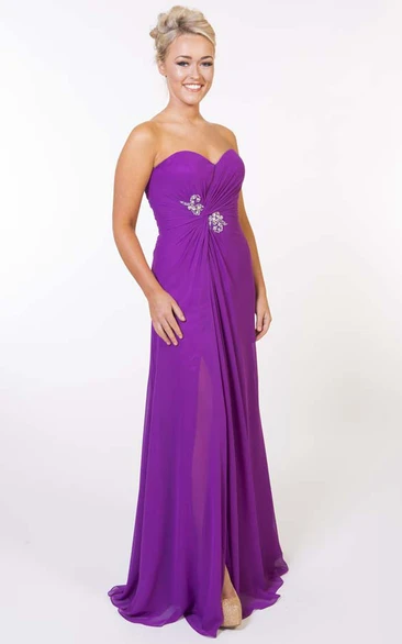 Maxi Sweetheart A-Line Criss-Cross Sleeveless Prom Dress with Broach and Split Front Flowy Chiffon Gown