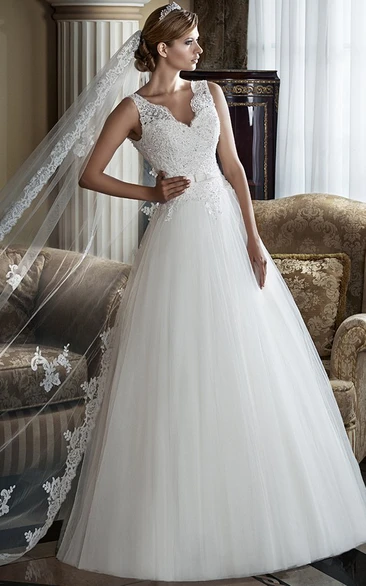 Long Sleeveless Wedding Dress A-Line V-Neck Tulle & Lace Appliqued