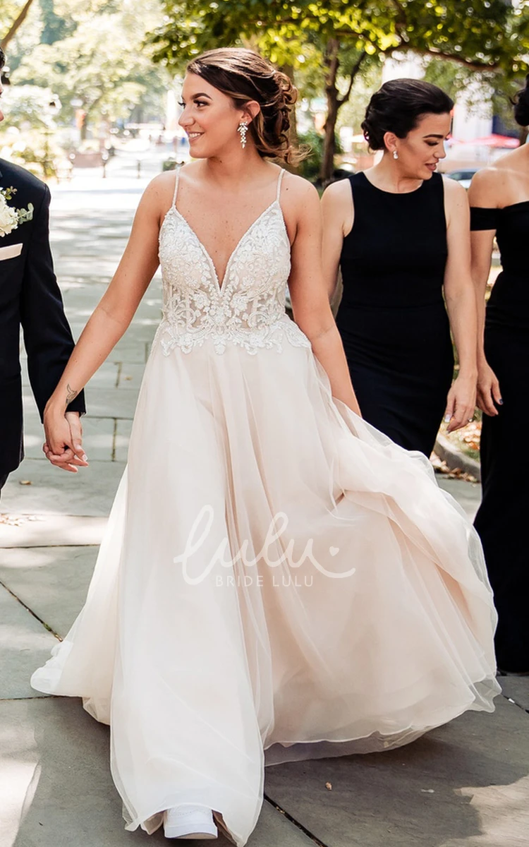 A-Line Spaghetti V-neck Organza Lace Appliques Open Back Sexy Bride Wedding Dress