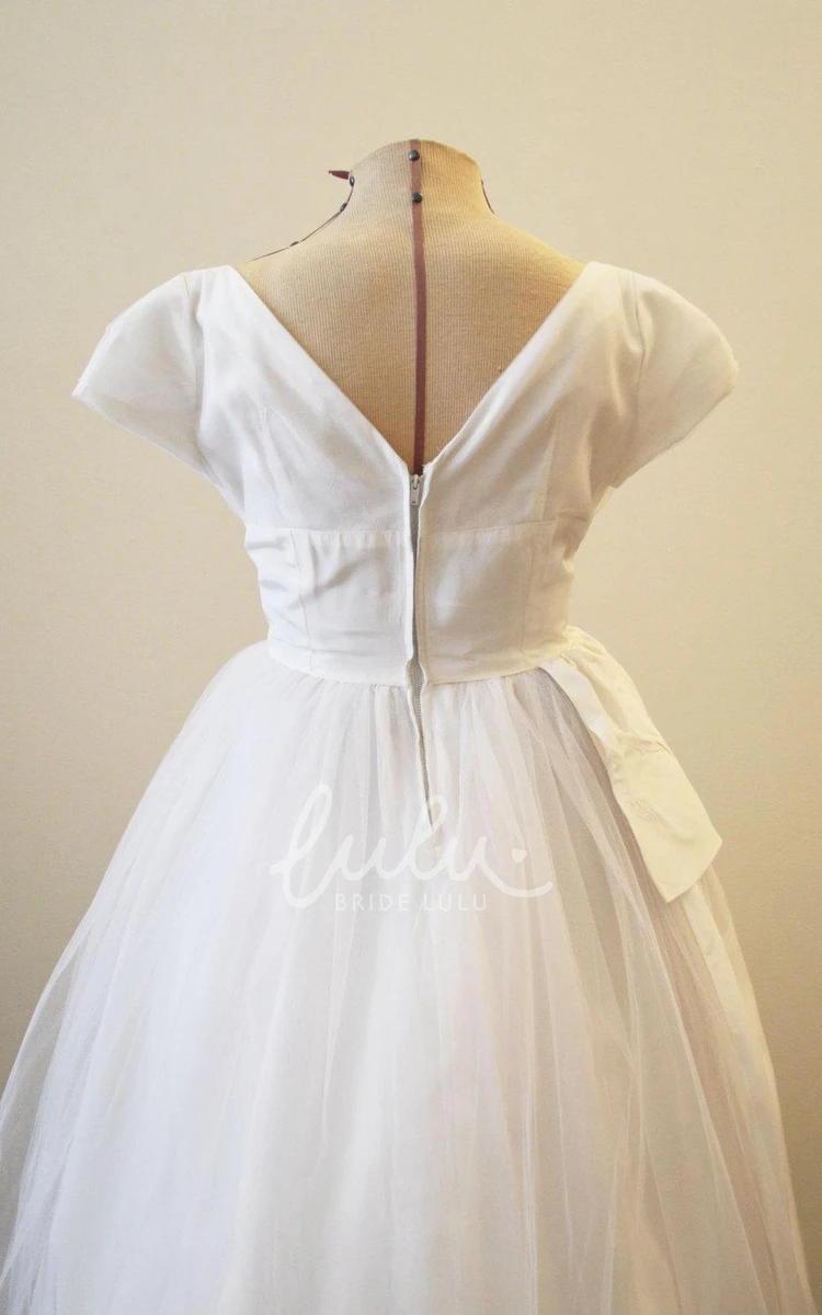 Vintage Tulle Wedding Dress with V-Neck Tutu Skirt and Pleats