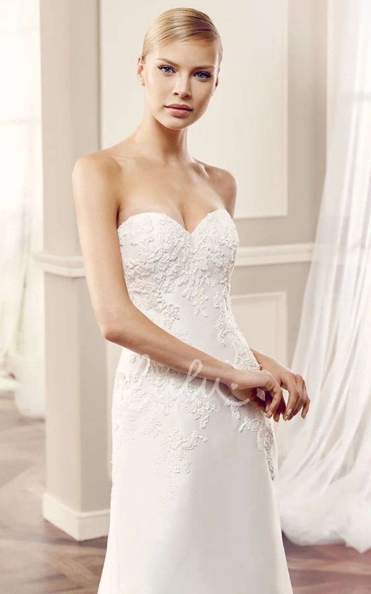 Sweetheart Satin Wedding Dress with Appliques and Court Train Elegant Bridal Gown