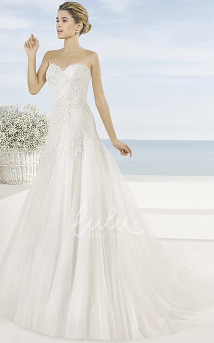 Sweetheart A-Line Wedding Dress Tulle with Flowy Skirt and Elegant Bodice