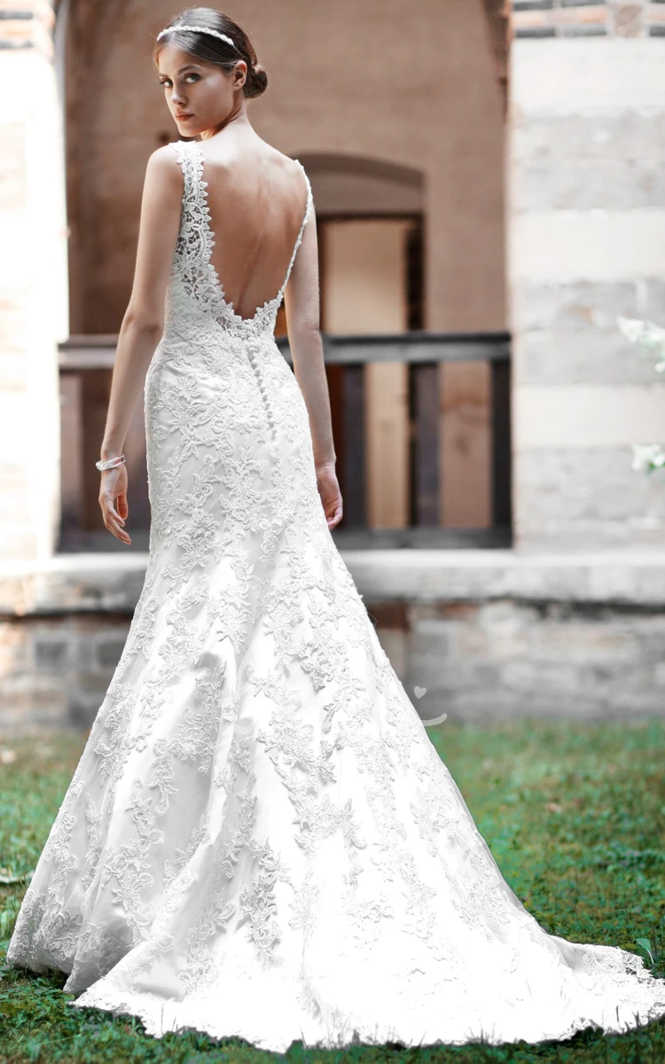 Lace Appliqued Trumpet Wedding Dress with Scoop Neck and Floor-Length