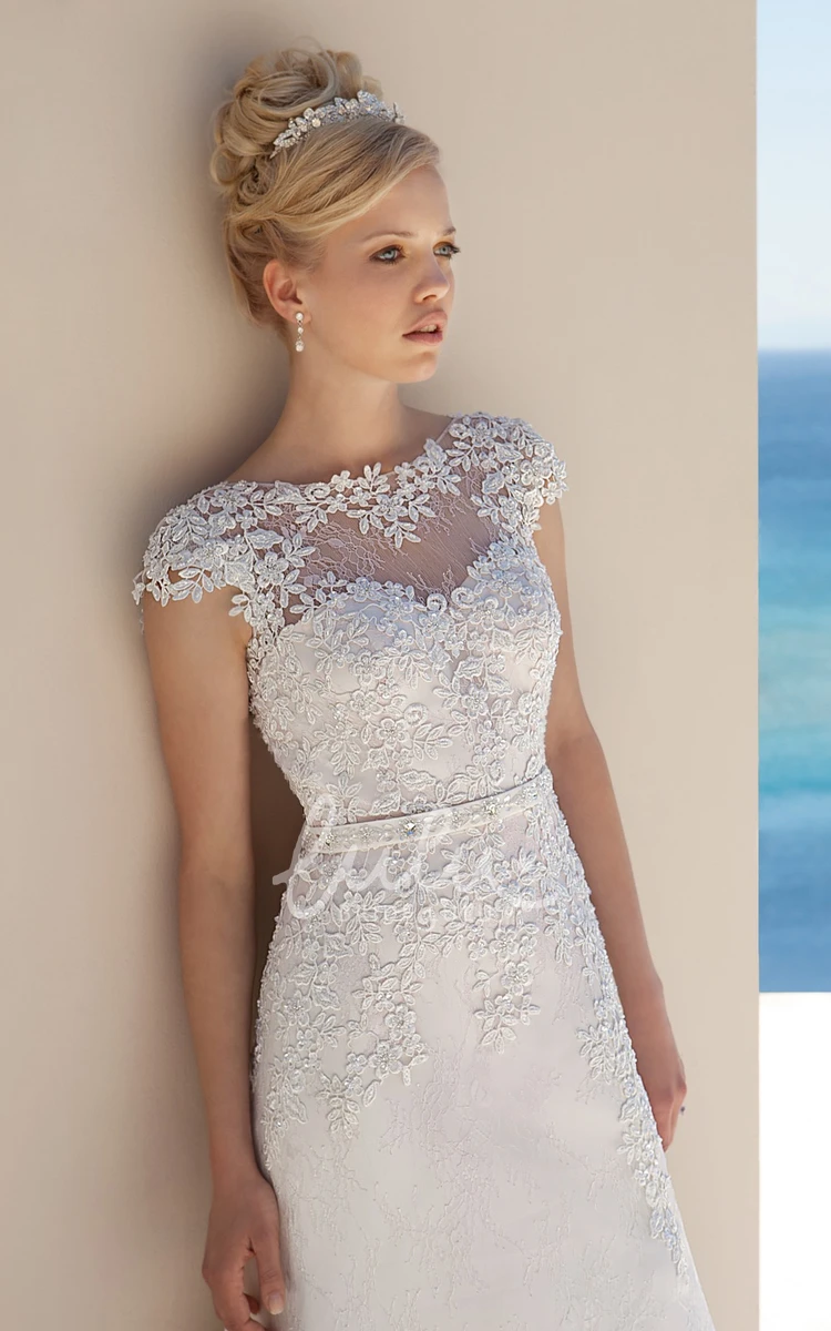 Jewel-Neck Lace Sheath Wedding Dress with Sleeveless Design