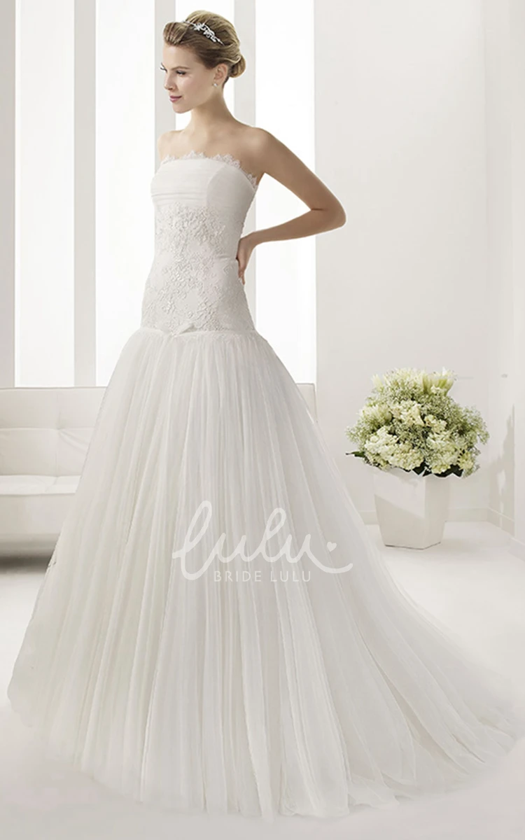 Embroidered Waist Tulle Dress with Pleated Skirt Strapless Bridal Gown