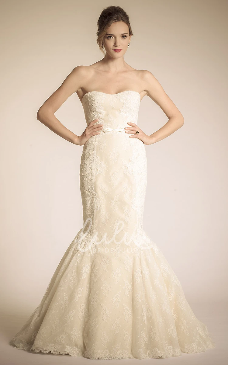 Lace Mermaid Strapless Wedding Dress with Bow Floor-Length Appliqued Bridal Gown