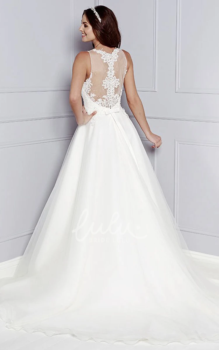 Appliqued Scoop-Neck A-Line Tulle Wedding Dress with Floor-Length