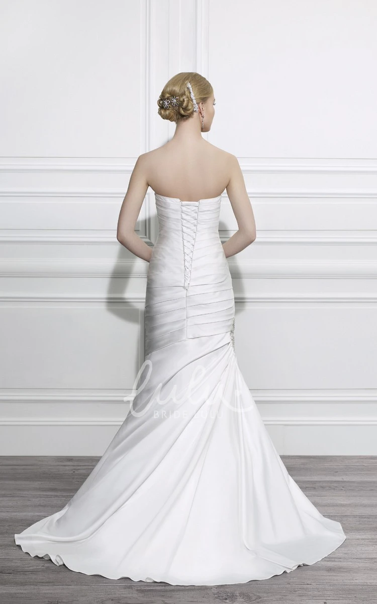Lace-Up Mermaid Satin Wedding Dress with Sweetheart Neckline