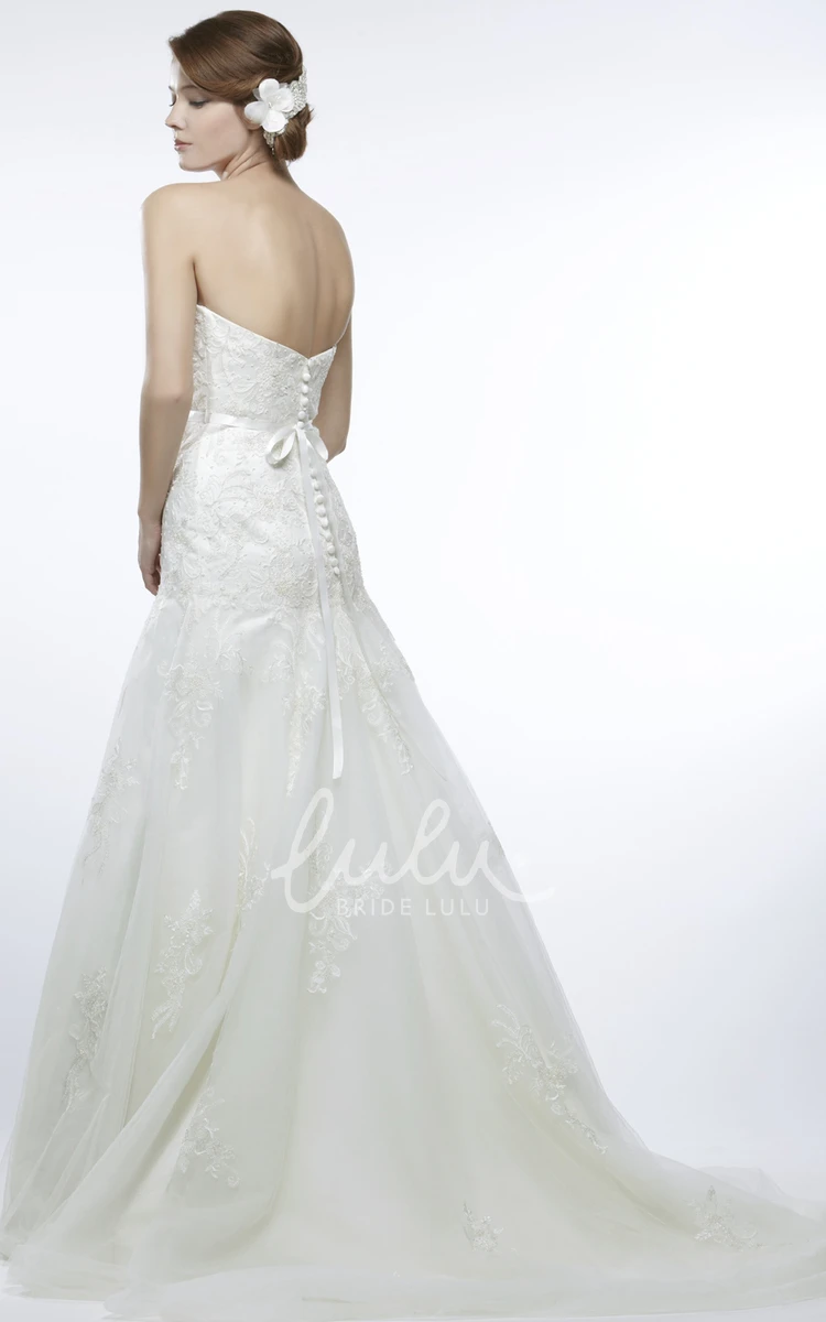 Sweetheart Tulle Wedding Dress with Appliques and V-Back Sheath Style