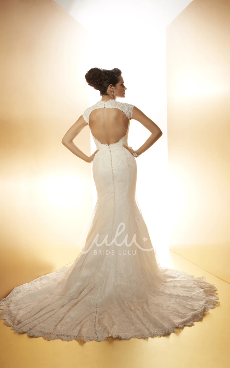 Queen-Anne Sheath Wedding Dress with Floor-Length Lace Appliques and Court Train