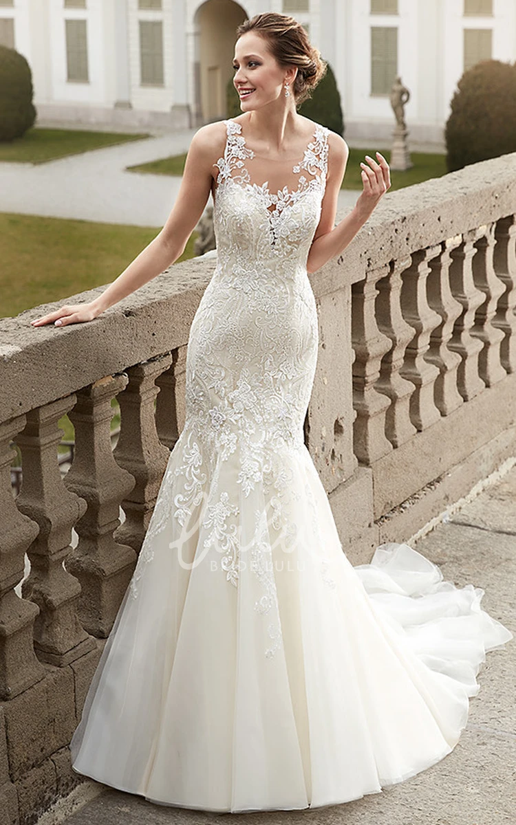 Long Lace Wedding Dress with Trumpet Silhouette Sleeveless Scoop-Neck Appliqued