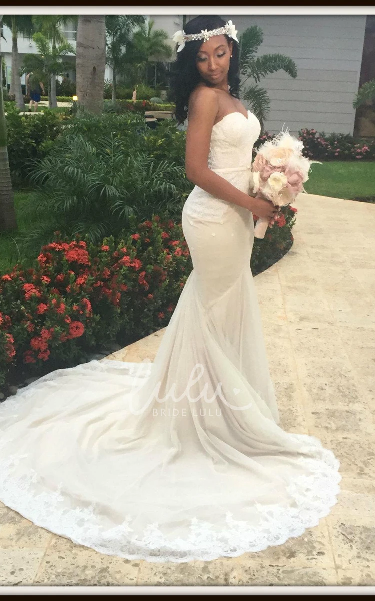 Ivory Sweetheart Neckline Wedding Dress with Cream Accents