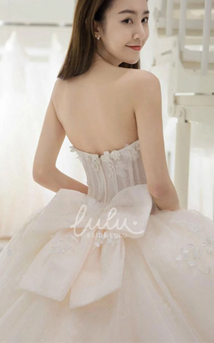 Elegant Ball Gown Wedding Dress with Lace and Tulle Details