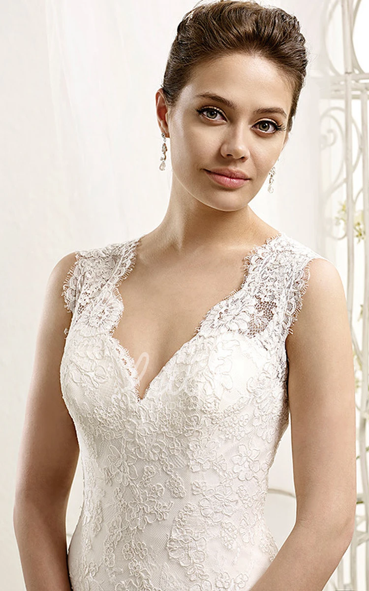 Sleeveless Lace A-Line Wedding Dress Floor-Length V-Neck with Pleats