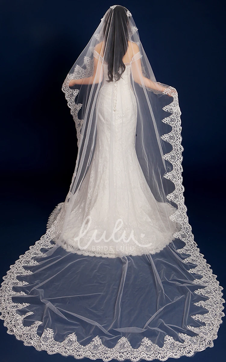 Exquisite Lace Edge Cathedral Wedding Veil in Korean Style