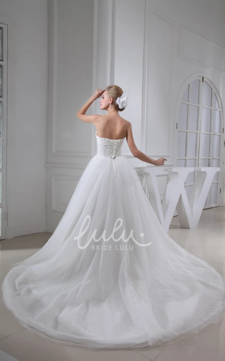 Lace Applique Tulle Ball Gown Wedding Dress Sweetheart Neckline and Sleeveless