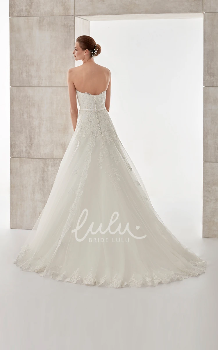 Tulle Skirt A-line Wedding Dress with Appliques Strapless & Modern