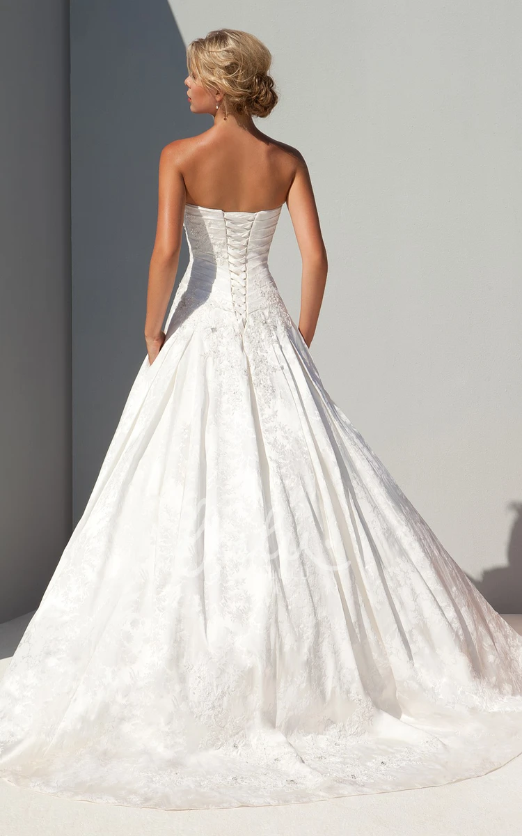 Sweetheart A-Line Satin Wedding Dress with Appliques and Beading Long Bridal Gown