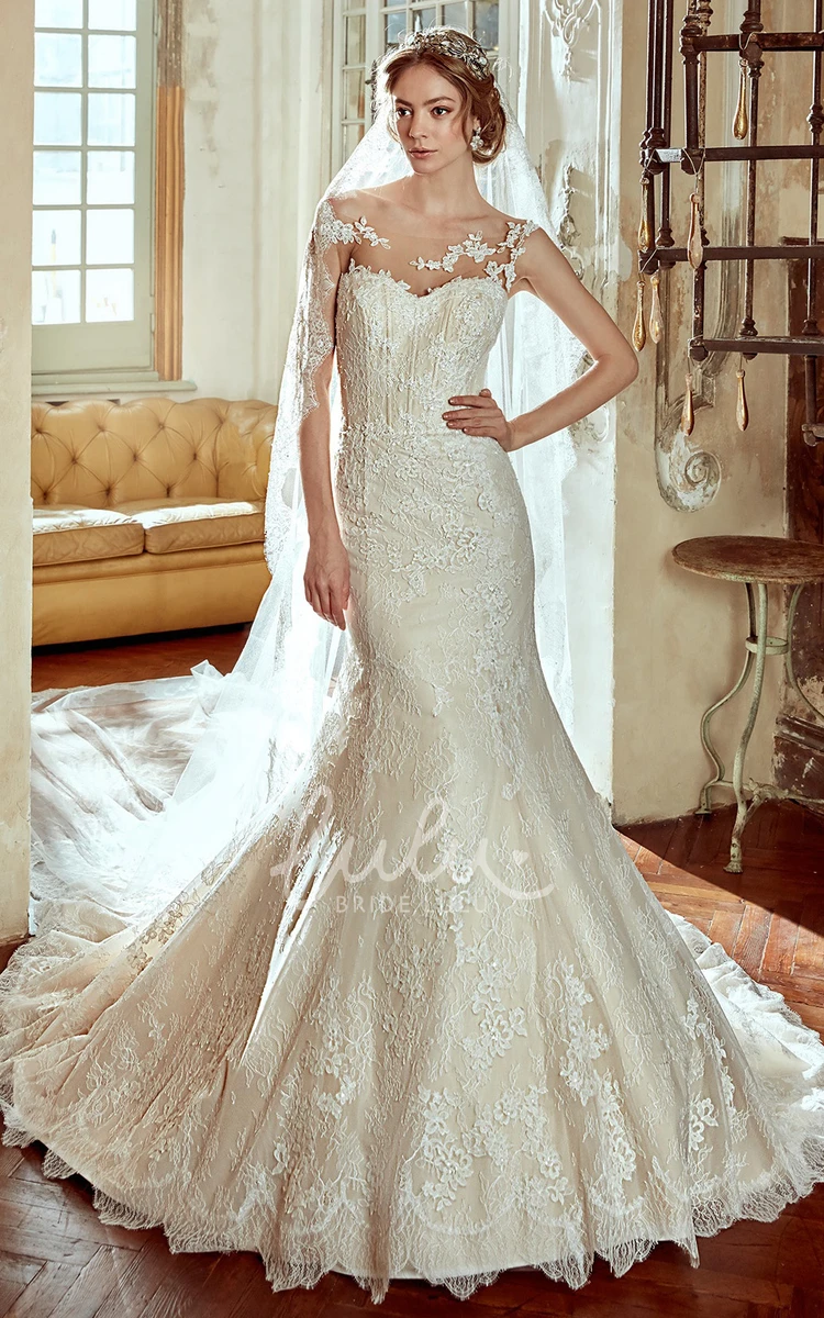 Lace Cap-Sleeve Wedding Dress with Scalloped Train and Appliques Elegant Wedding Dress 2024 Women