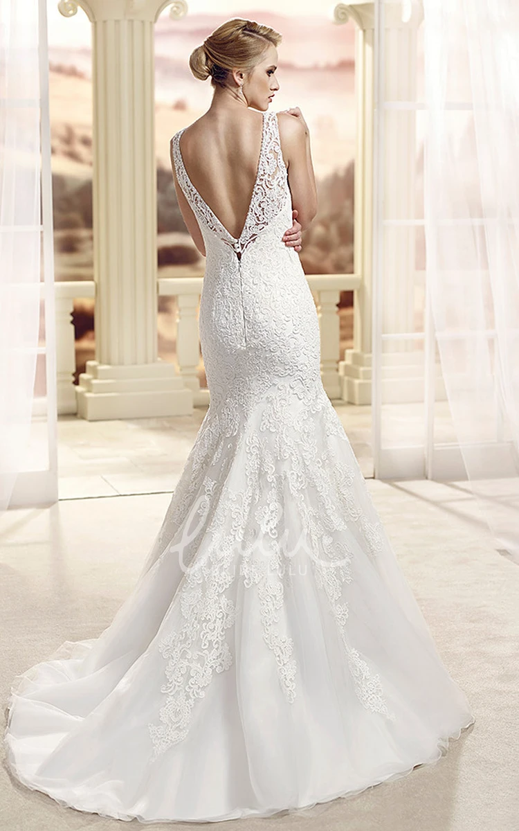 Sleeveless V-Neck Appliqued Lace Trumpet Wedding Dress