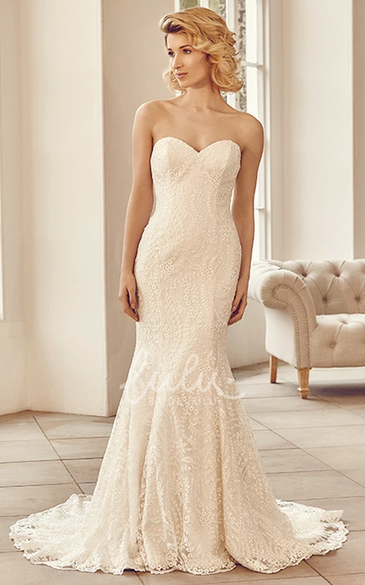 Maxi Lace Wedding Dress with Sweetheart Neckline and V-Back Sweep Train Bridal Gown