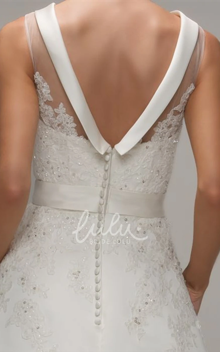 Appliqued A-Line Wedding Dress with Scoop Neck and Waist Jewelry Classic Bridal Gown