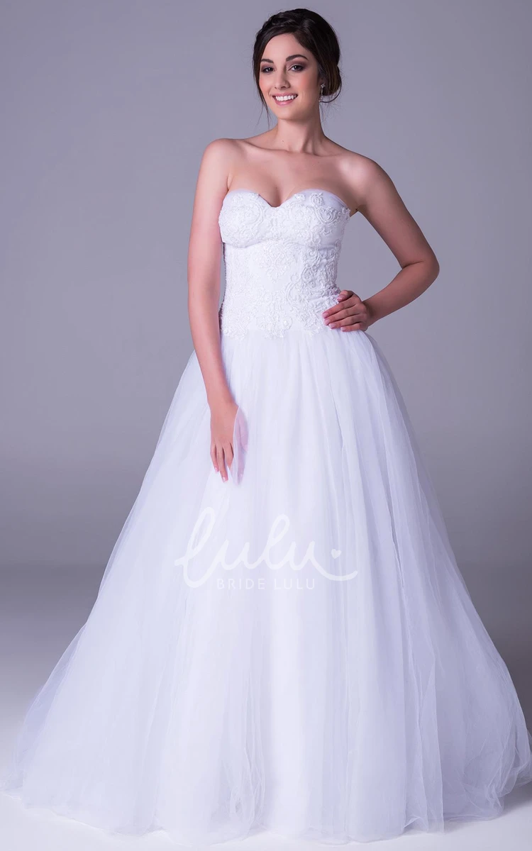 Sleeveless A-Line Tulle Wedding Dress with Sweetheart Neckline and Appliques