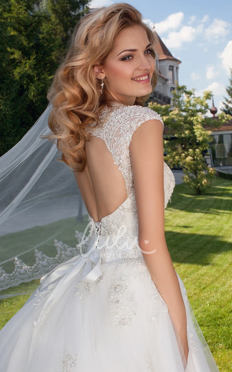 Scoop-Neck Sleeveless Tulle Wedding Dress Ball Gown Maxi Appliques