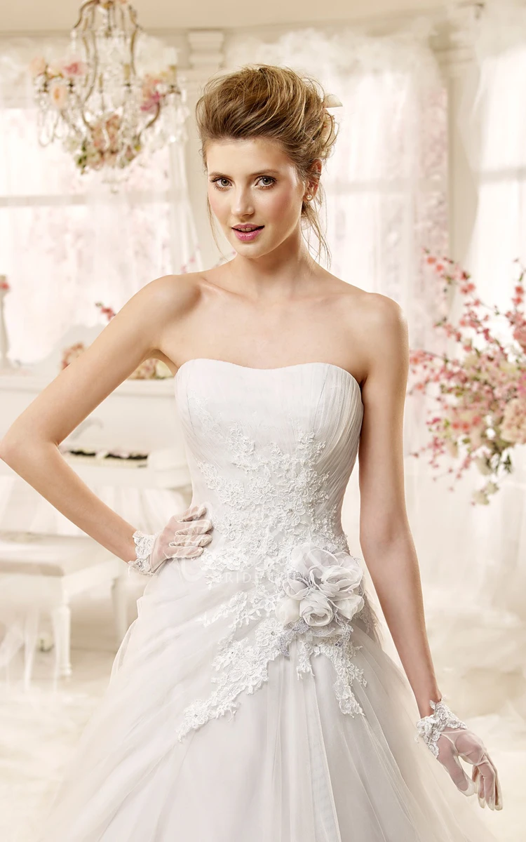 Applique A-line Wedding Dress With Flowers Strapless Modern