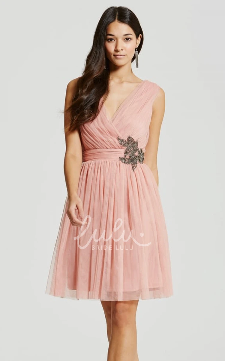 Mini A-Line V-Neck Sleeveless Tulle Bridesmaid Dress with Appliques 2024 Flowy Unique