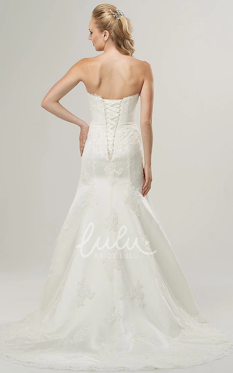 Sweetheart Jeweled Lace Trumpet Wedding Dress with Appliques Modern Bridal Gown