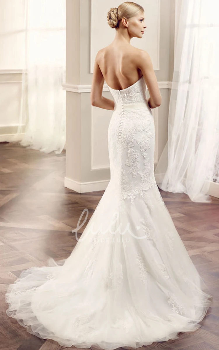 Lace and Tulle Wedding Dress with Sweetheart Neckline Floor-Length Bridal Gown