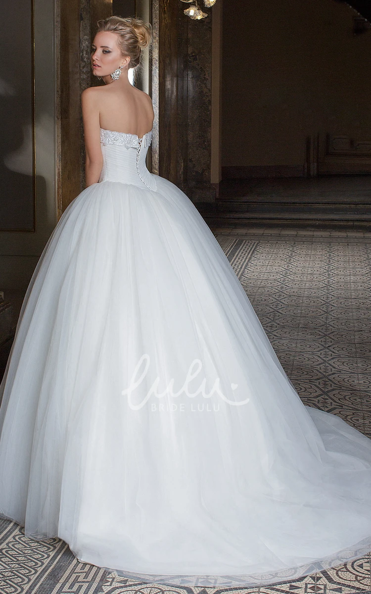 Sweetheart Tulle Wedding Dress Sleeveless Ball Gown with Ruching & Floor-Length