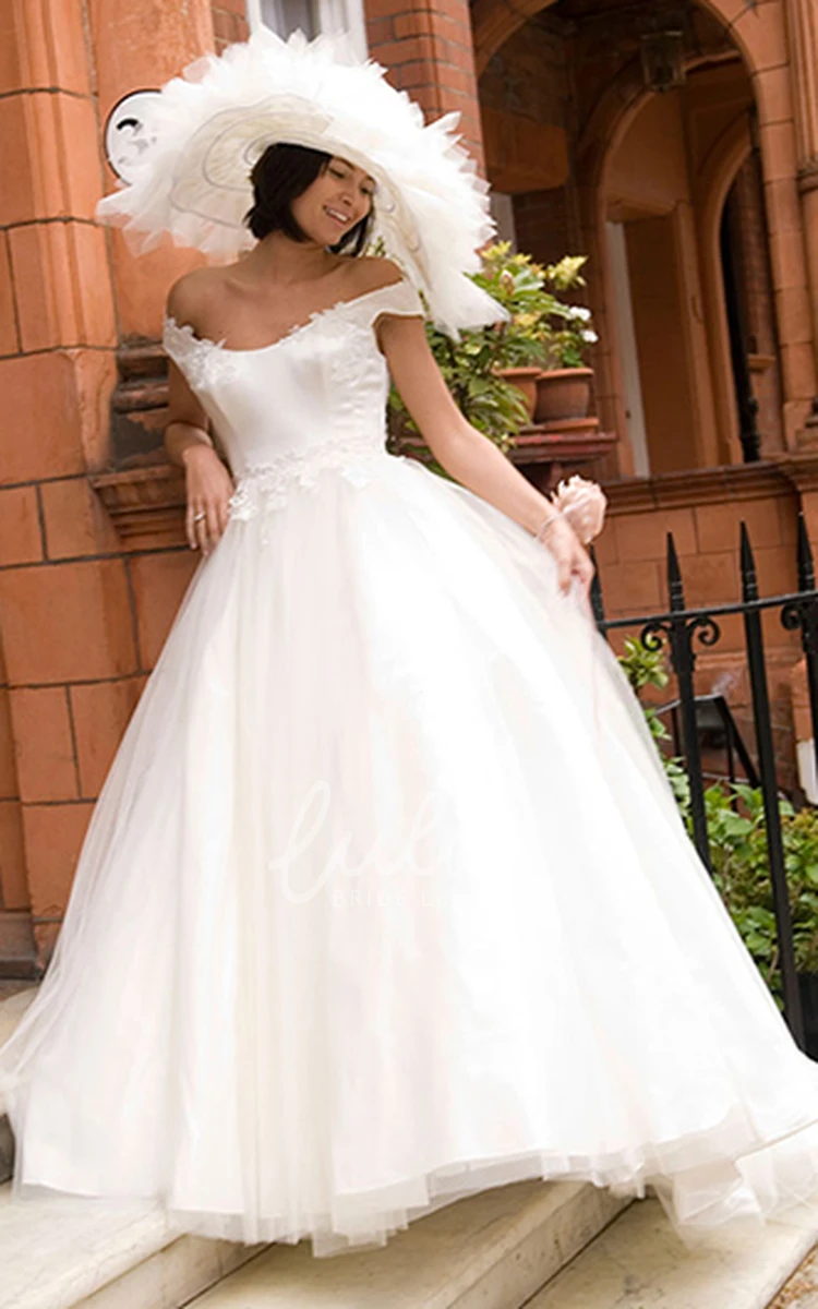 Off-The-Shoulder Tulle Wedding Dress with Appliques Ball Gown Style