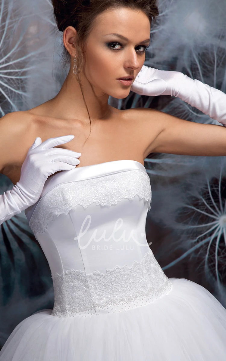 Off-The-Shoulder Appliqued Tulle A-Line Wedding Dress with Short Sleeves